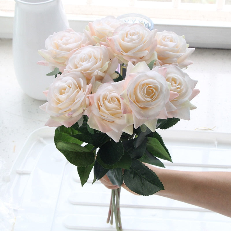 Bouquet de Roses Artificielles.