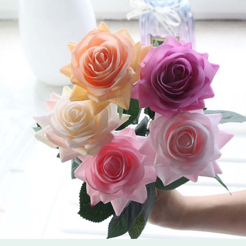 Bouquet de Roses Artificielles.