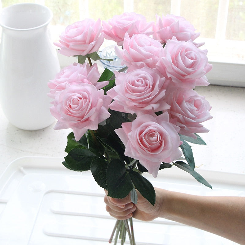 Bouquet de Roses Artificielles.